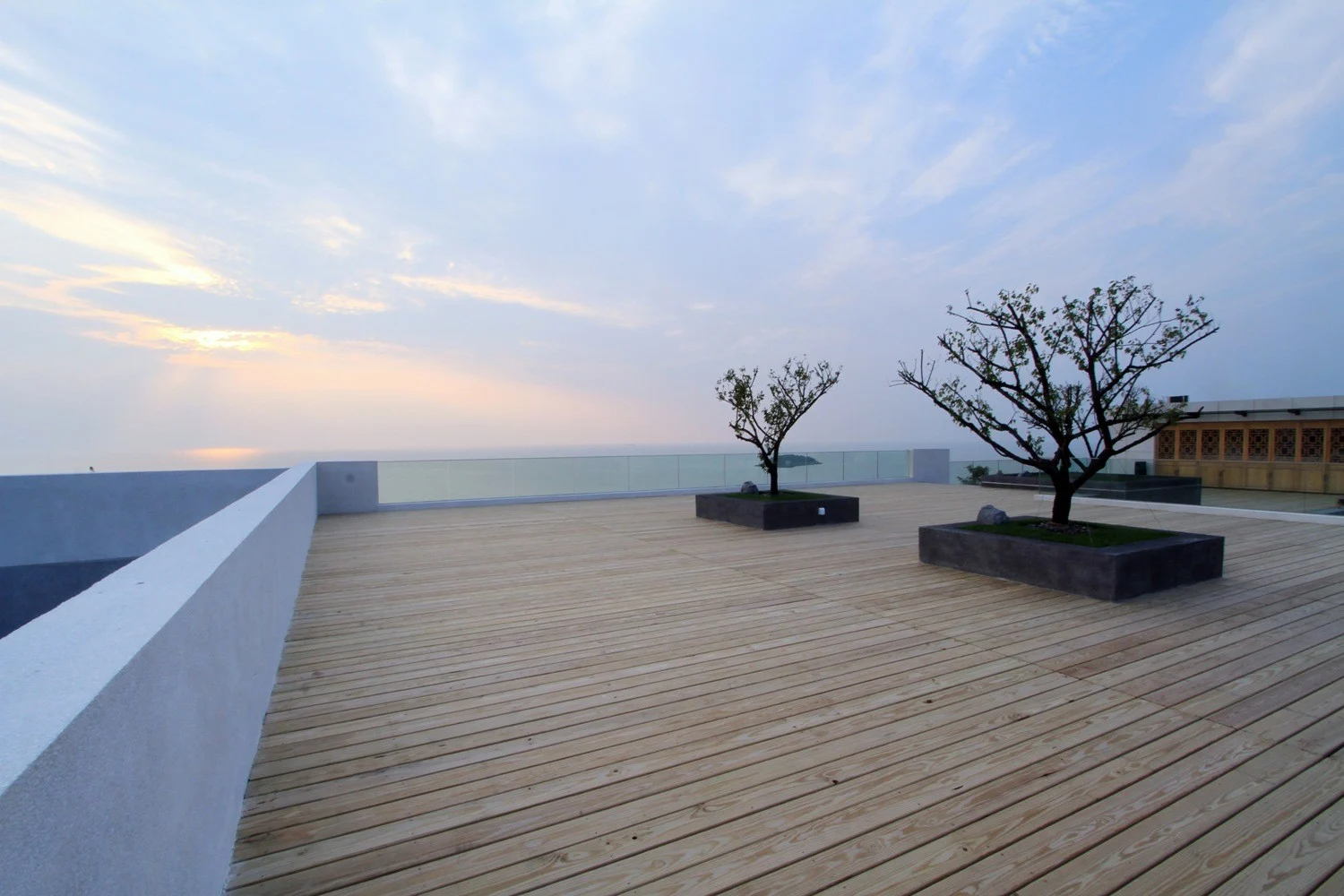 名流陵园面向太湖的观景平台